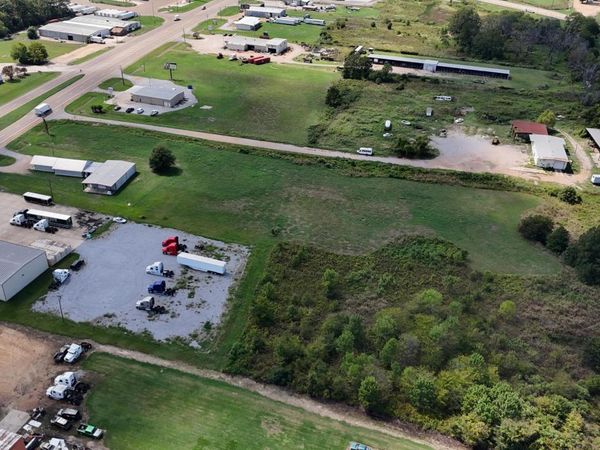1 Hwy 82 E, Indianola, MS 38751