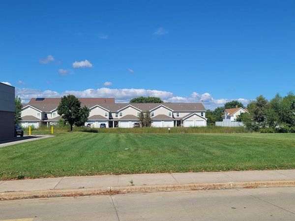 E Gruenwald Avenue, Oshkosh, WI 54901