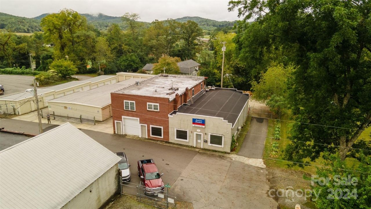 6 Sanderson Street, Hayesville, NC 28904 Main Photo