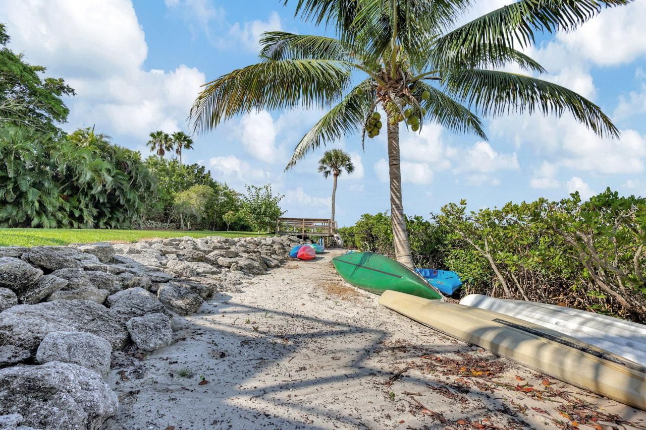 2404 Harbour Cove Drive, Hutchinson Island, FL 34949 Photo