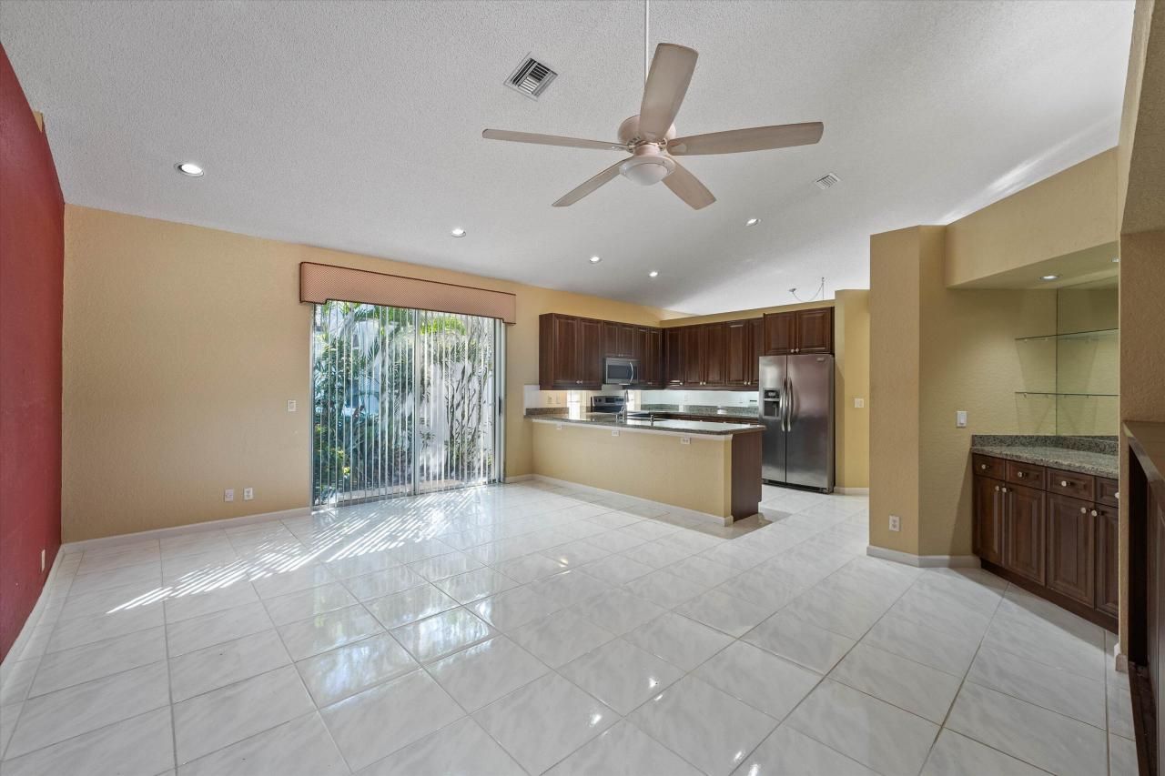 10860 Fairmont Village Drive, Lake Worth, FL 33449 Photo