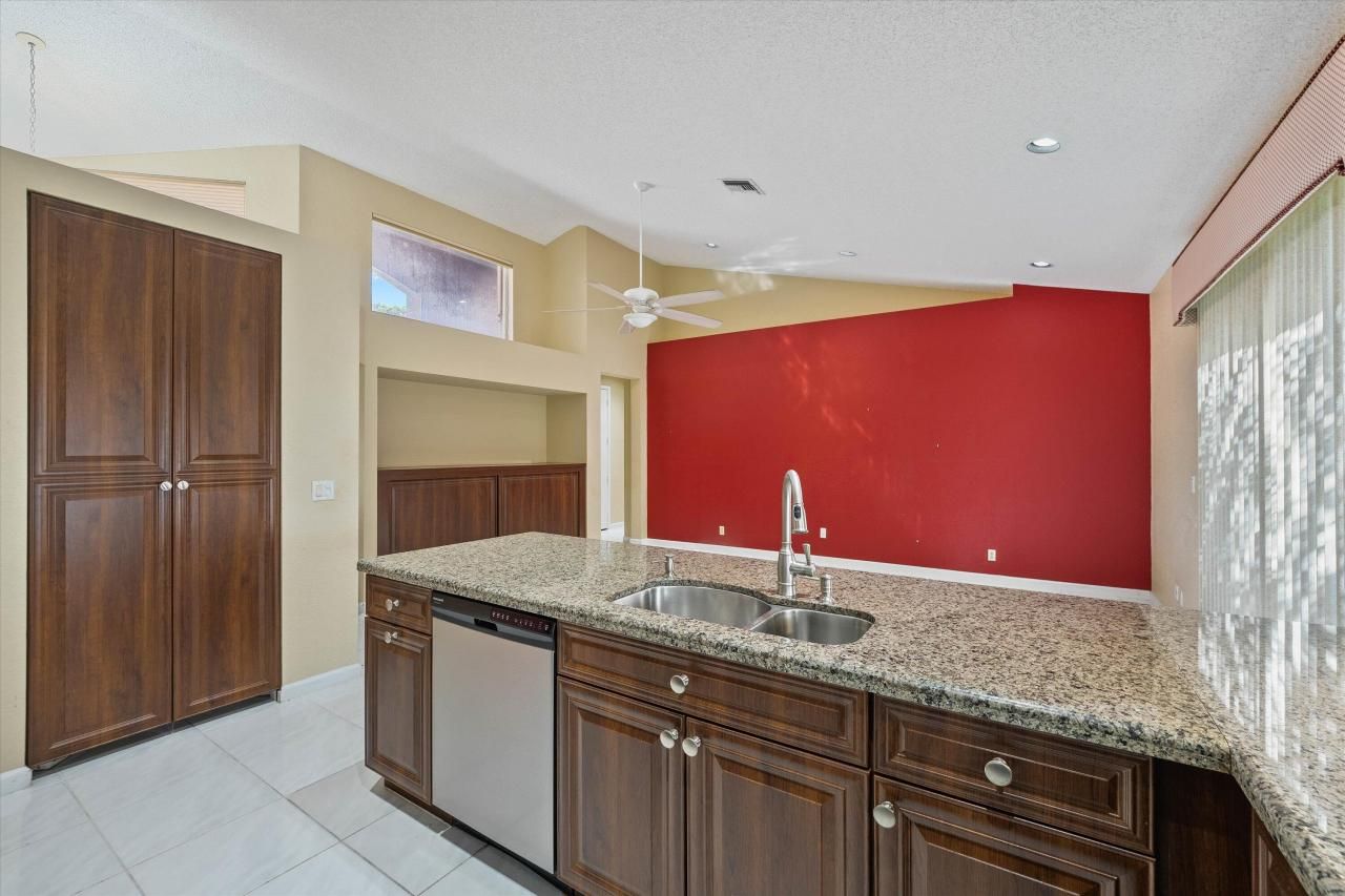 10860 Fairmont Village Drive, Lake Worth, FL 33449 Photo