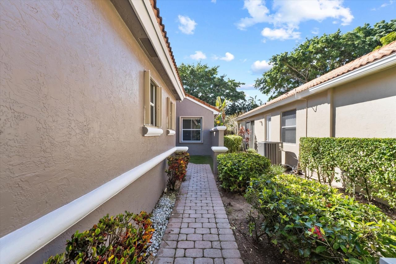 10860 Fairmont Village Drive, Lake Worth, FL 33449 Photo