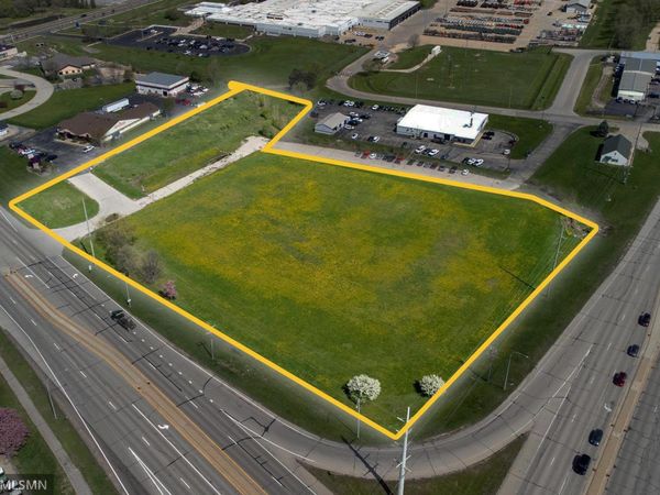 535 37th Street NE, Rochester, MN 55906