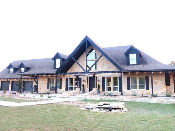 2804 Alta Vista Court, Granbury, TX 76049