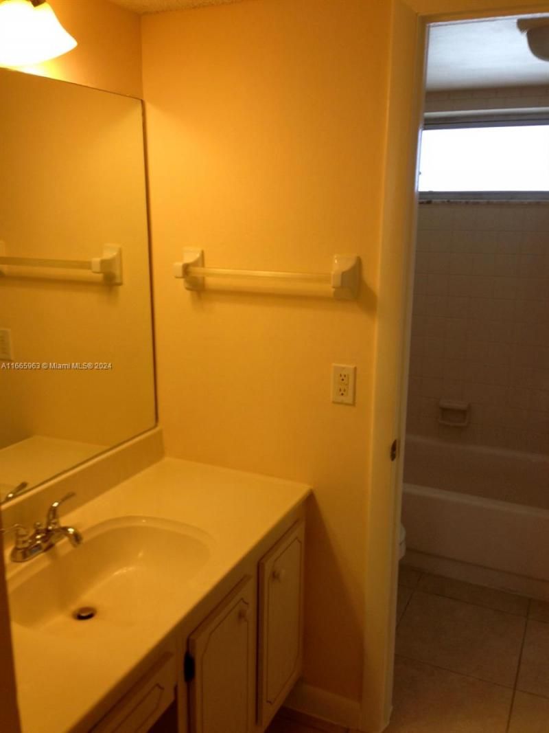 6001 NW 61st Ave, Unit 308, Tamarac, FL 33319 Photo
