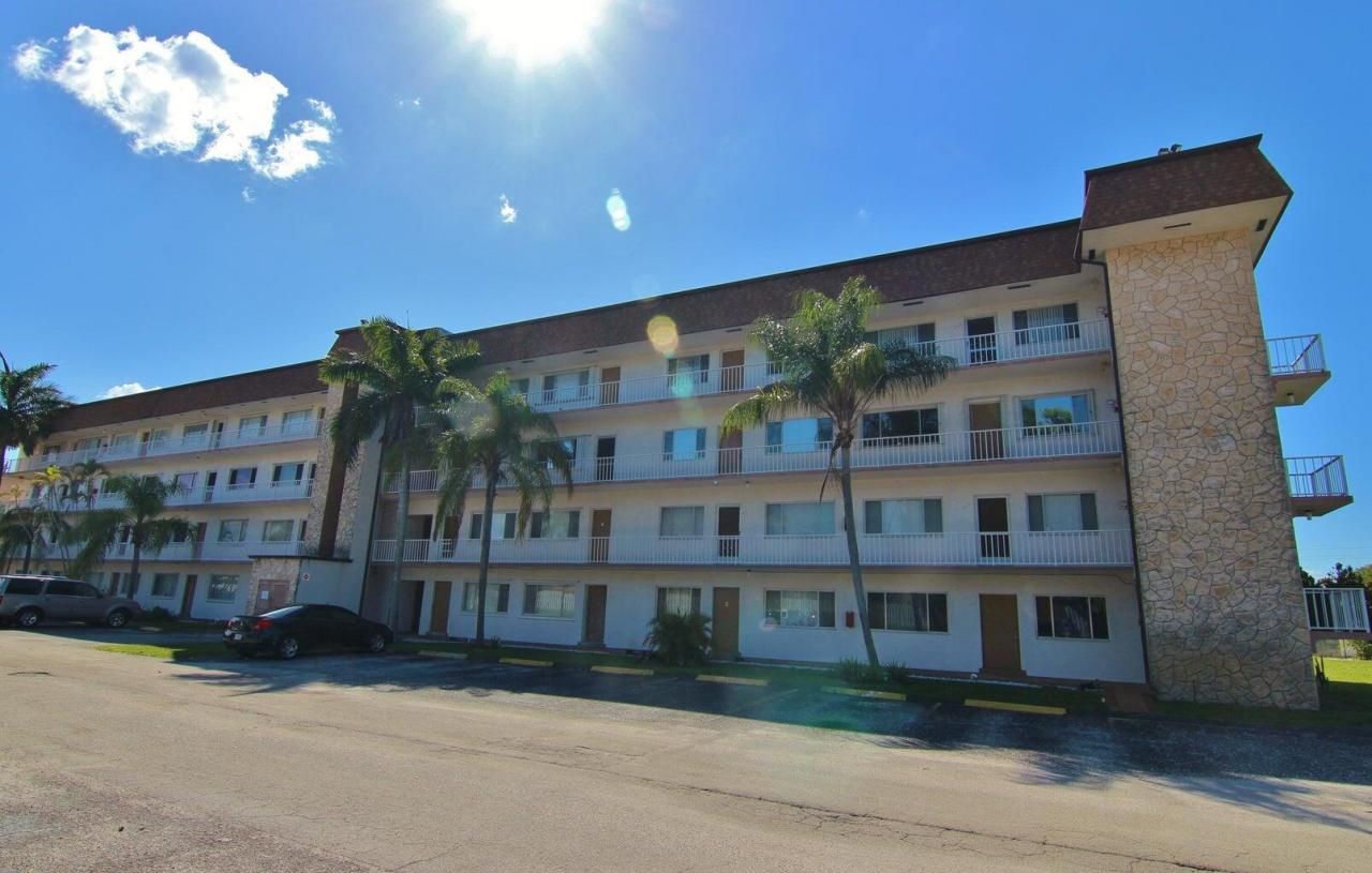 6289 Lear Drive, Unit 301, Lake Worth, FL 33462 Photo