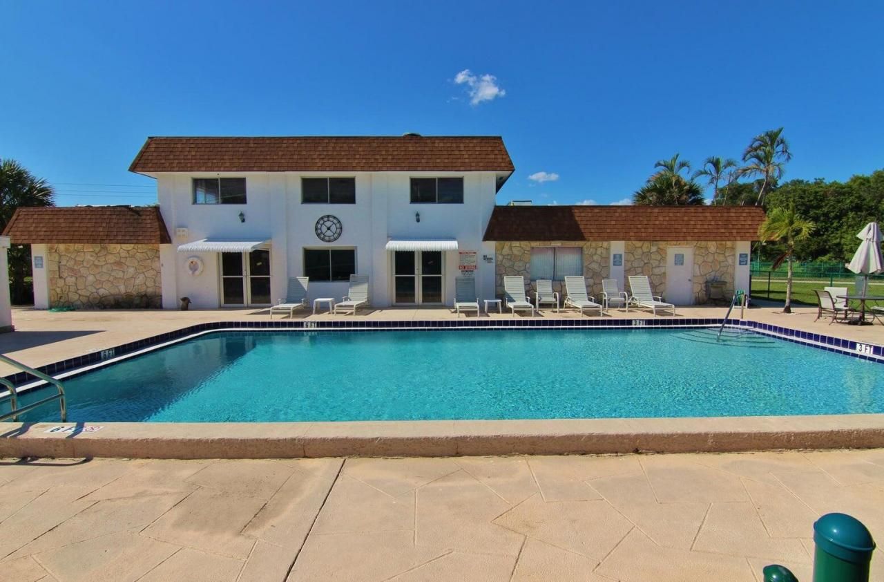 6289 Lear Drive, Unit 301, Lake Worth, FL 33462 Photo