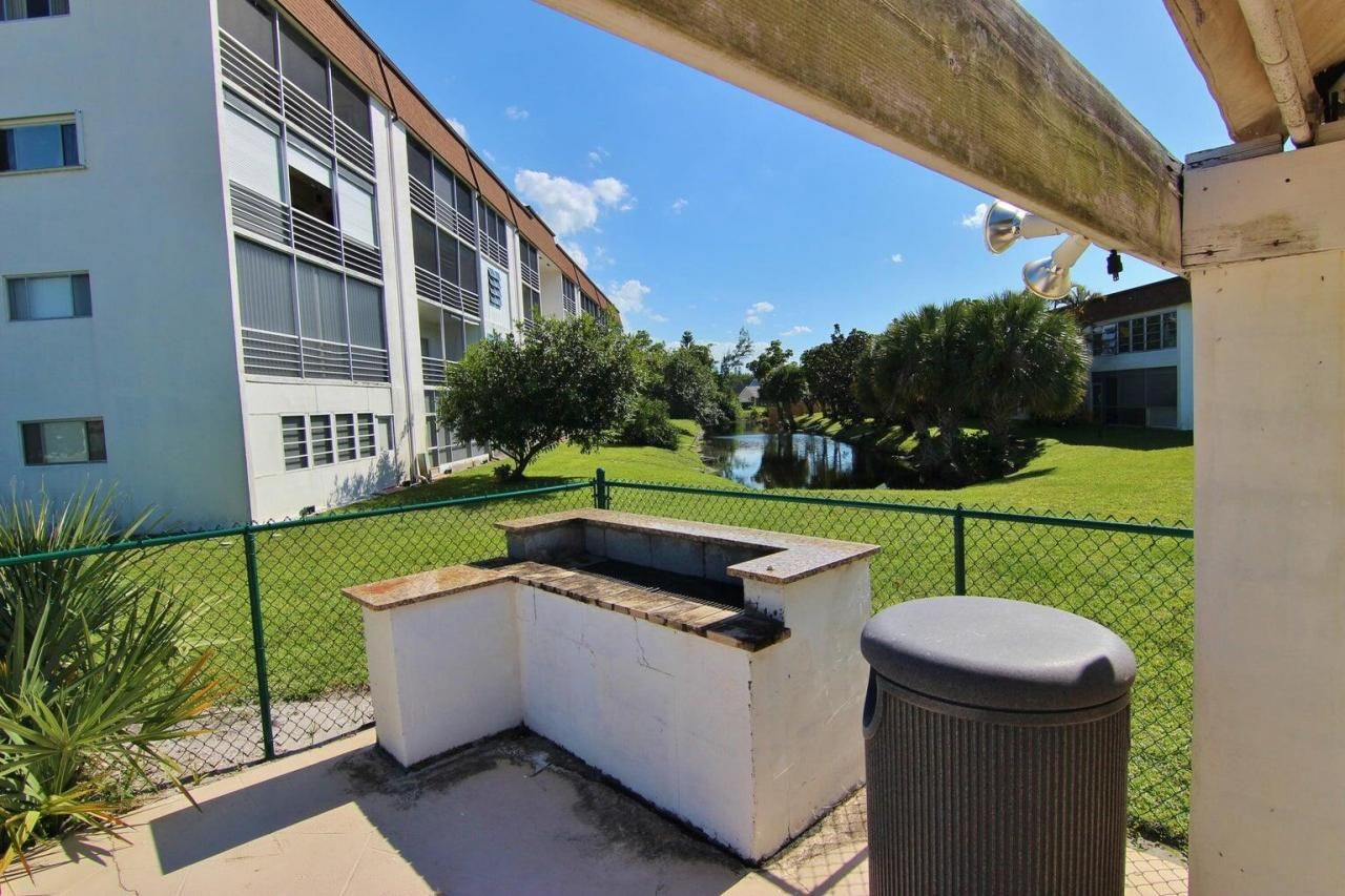 6289 Lear Drive, Unit 301, Lake Worth, FL 33462 Photo