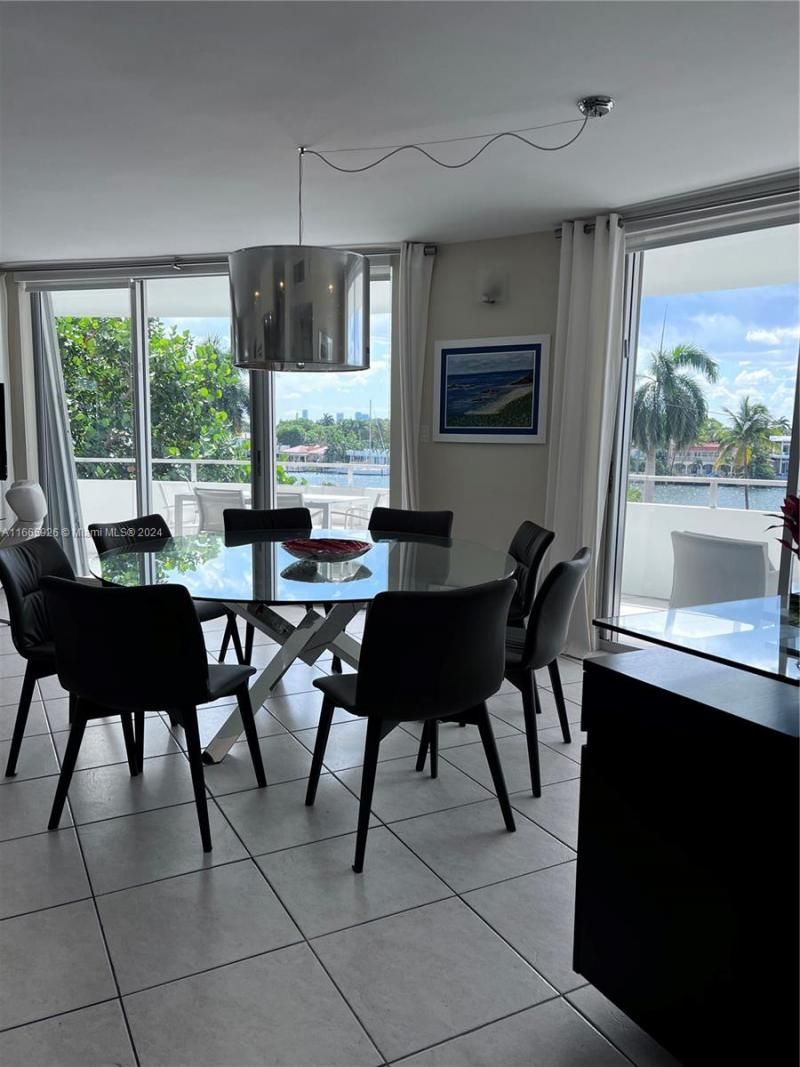 5161 Collins Ave, Unit 405, Miami Beach, FL 33140 Photo