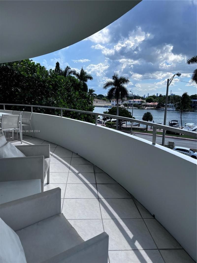 5161 Collins Ave, Unit 405, Miami Beach, FL 33140 Photo