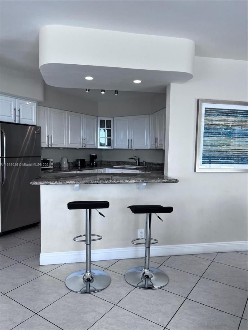 5161 Collins Ave, Unit 405, Miami Beach, FL 33140 Photo