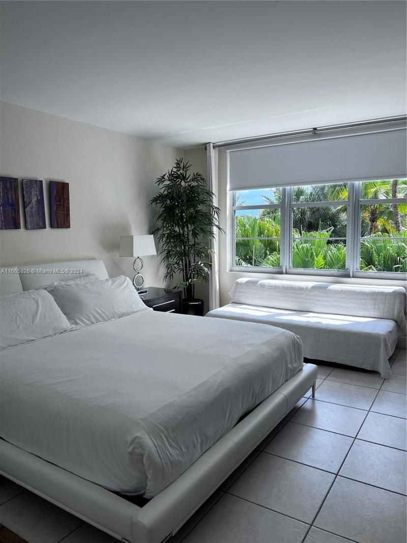 5161 Collins Ave, Unit 405, Miami Beach, FL 33140 Photo