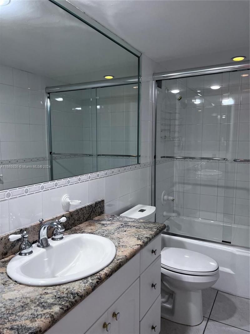 5161 Collins Ave, Unit 405, Miami Beach, FL 33140 Photo