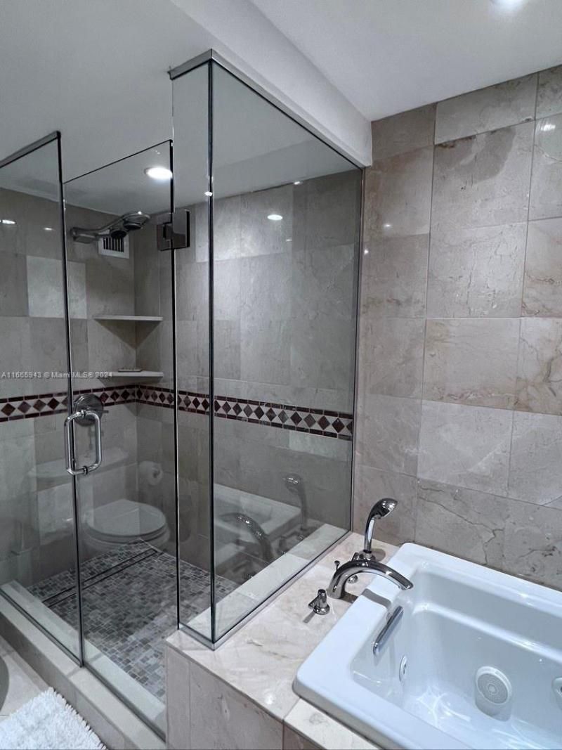 5161 Collins Ave, Unit 505, Miami Beach, FL 33140 Photo