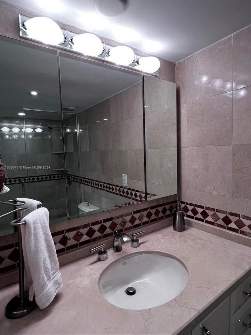 5161 Collins Ave, Unit 505, Miami Beach, FL 33140 Photo