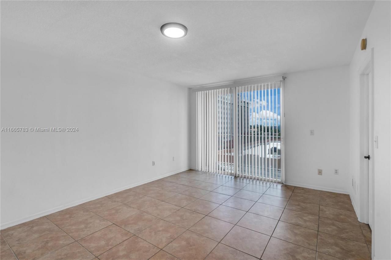 218 NW 12th Ave, Unit 702, Miami, FL 33128 Photo