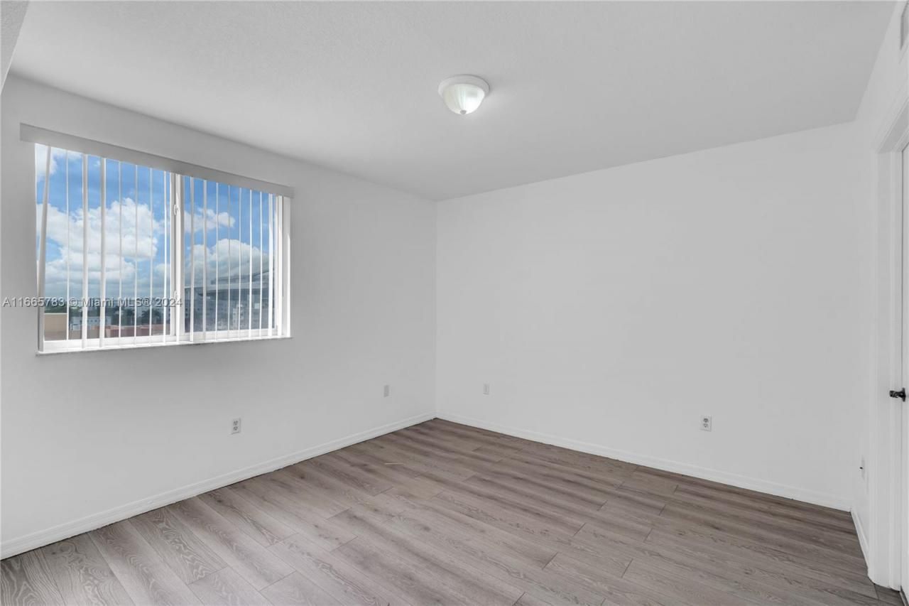 218 NW 12th Ave, Unit 702, Miami, FL 33128 Photo