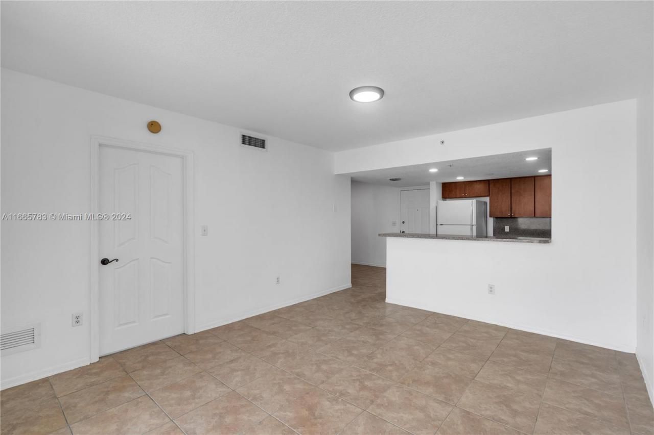 218 NW 12th Ave, Unit 702, Miami, FL 33128 Photo