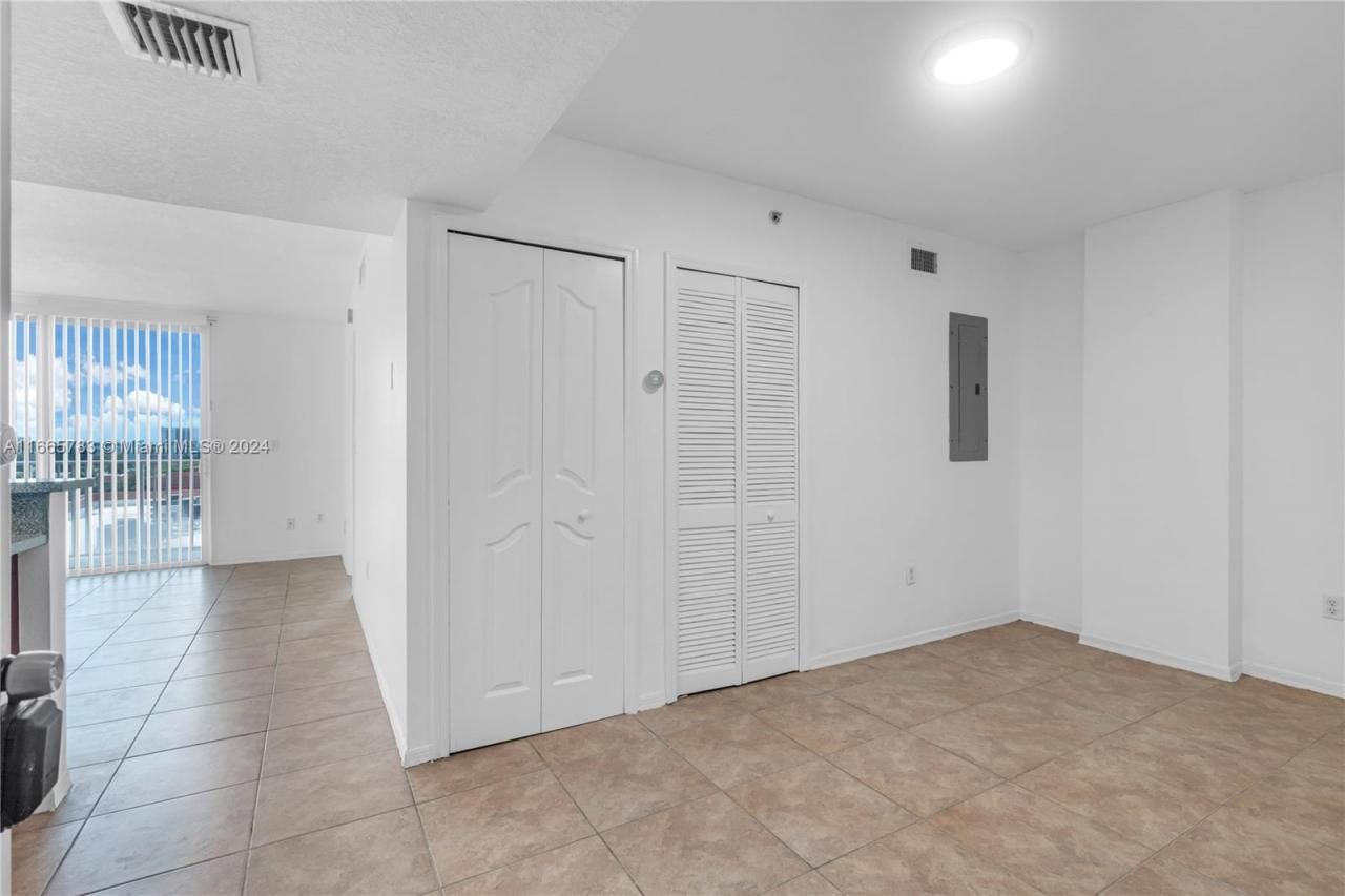218 NW 12th Ave, Unit 702, Miami, FL 33128 Photo