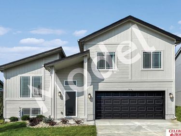 10710 Portage Drive, Papillion, NE 68046