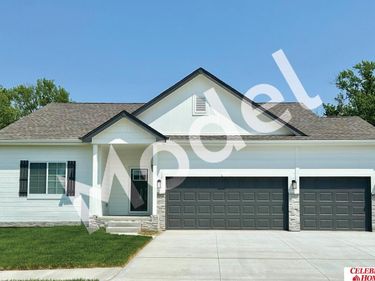 10702 Portage Drive, Papillion, NE 68046