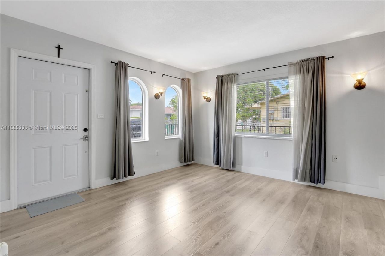 1359 SW 11th St, Miami, FL 33135 Photo