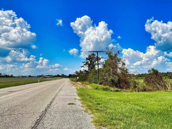 10123 E Main, Houma, LA 70363