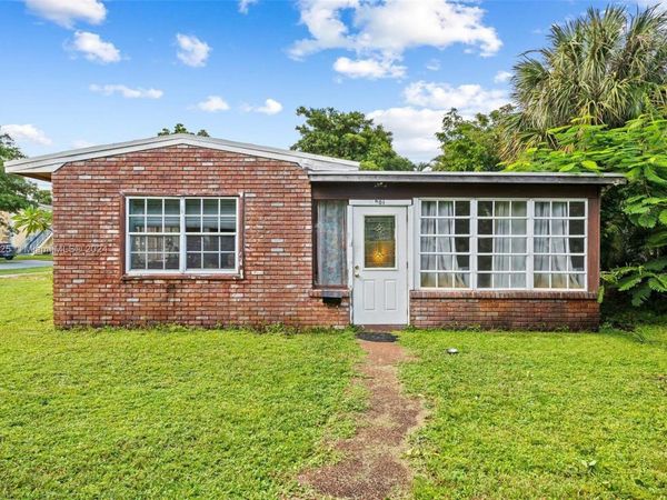 901 NE 16th Pl, Fort Lauderdale, FL 33305