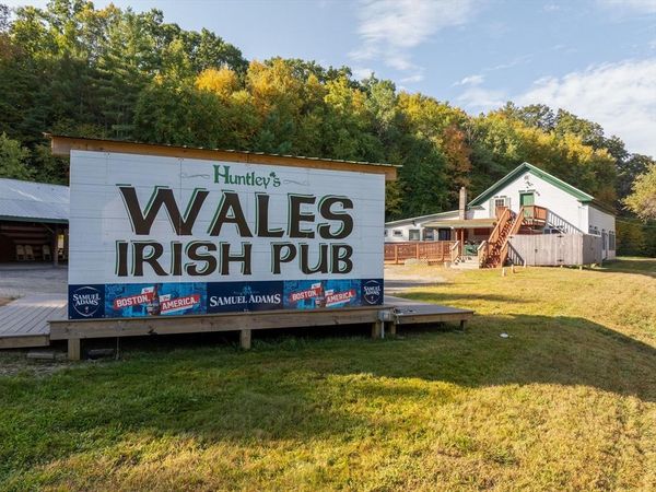 16 Holland Rd, Wales, MA 01081