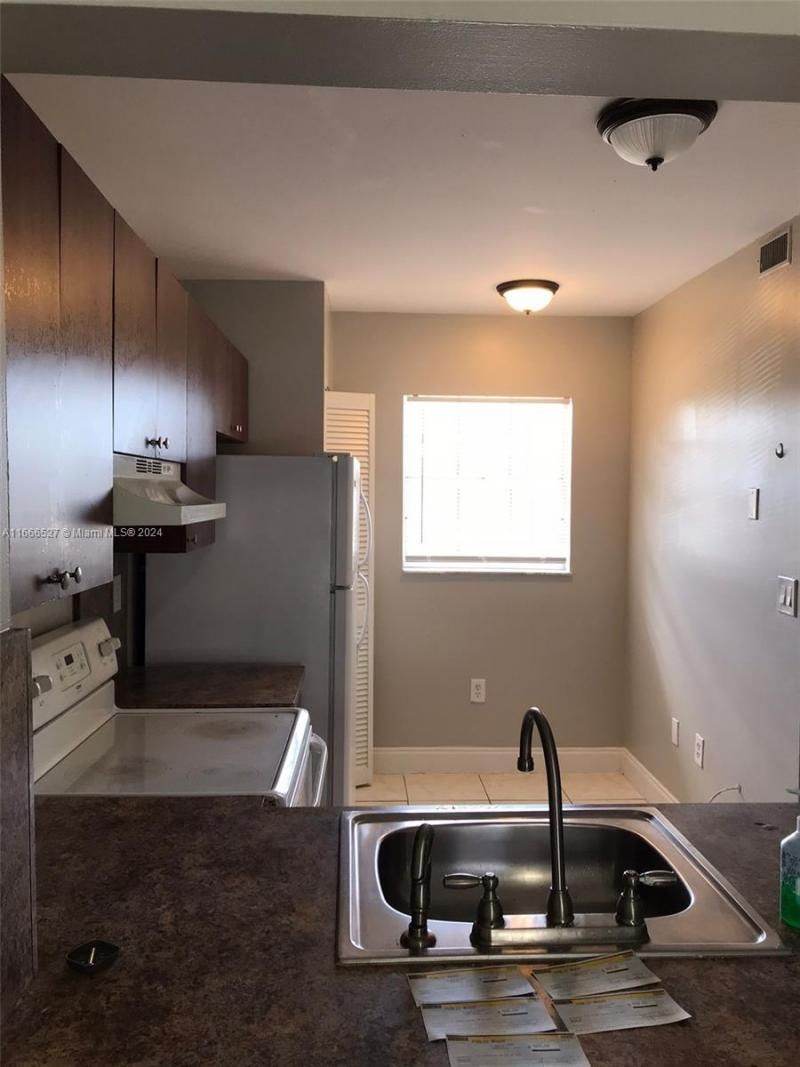 459 NE 210th Cir Ter, Unit 201-17, Miami, FL 33179 Photo