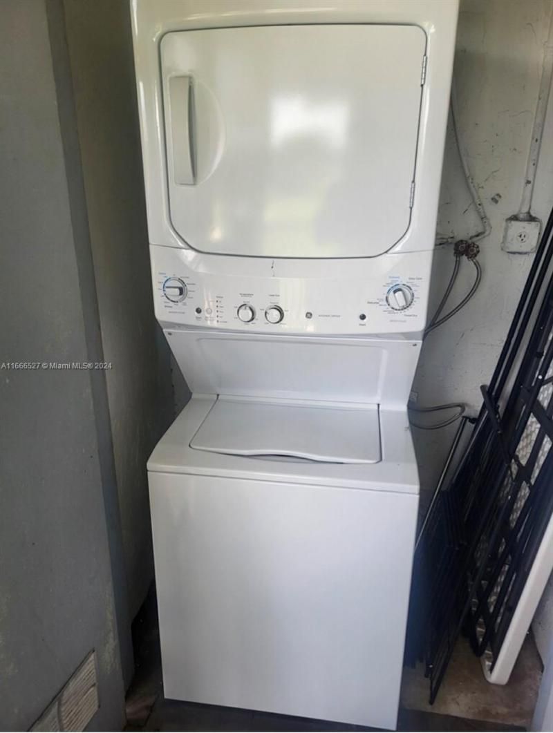 459 NE 210th Cir Ter, Unit 201-17, Miami, FL 33179 Photo