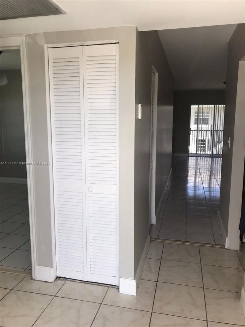 459 NE 210th Cir Ter, Unit 201-17, Miami, FL 33179 Photo