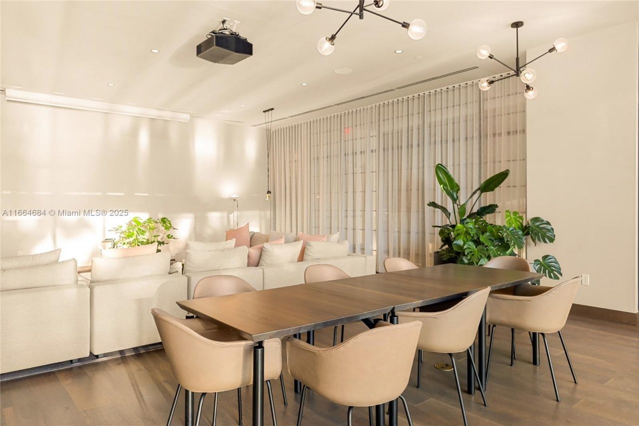 601 NE 1 St, Unit 2716, Miami, FL 33132 Photo