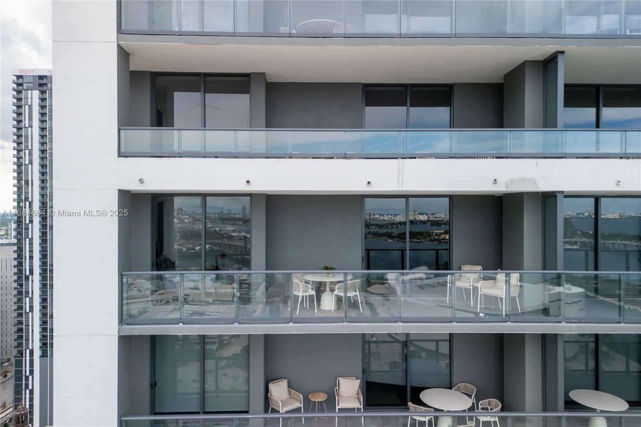 601 NE 1 St, Unit 2716, Miami, FL 33132 Photo