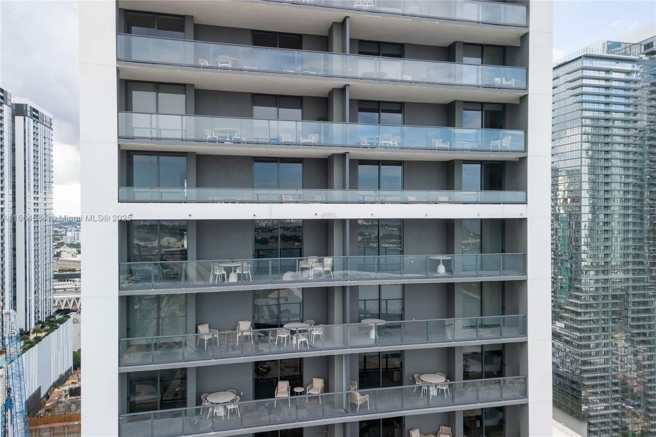 601 NE 1 St, Unit 2716, Miami, FL 33132 Photo