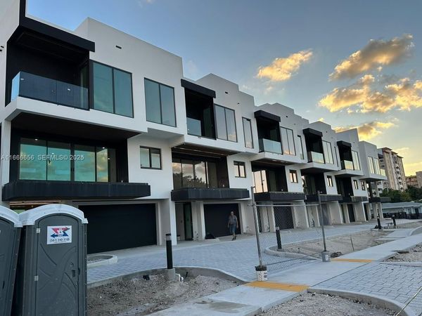 3222 NE 7th St, Unit 2, Pompano Beach, FL 33062