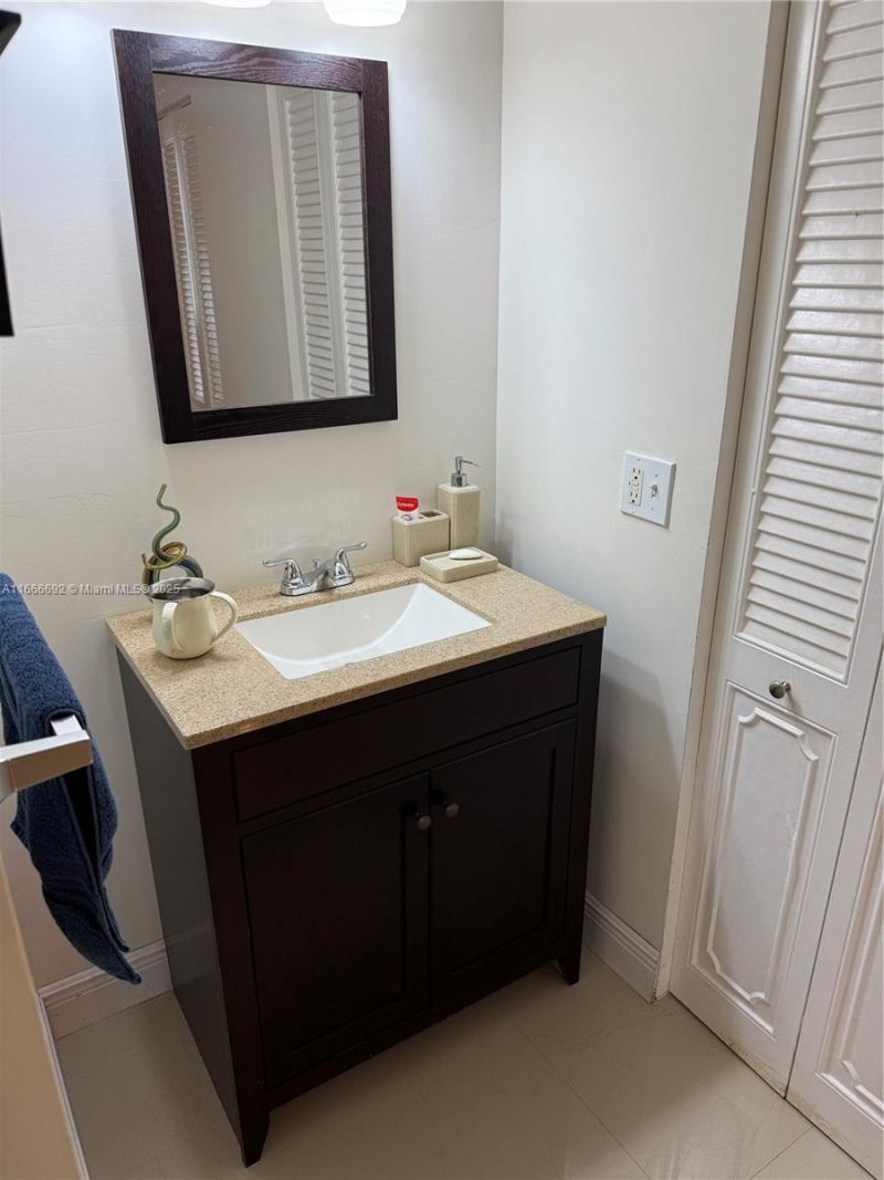 2201 S Ocean Dr, Unit 904, Hollywood, FL 33019 Photo