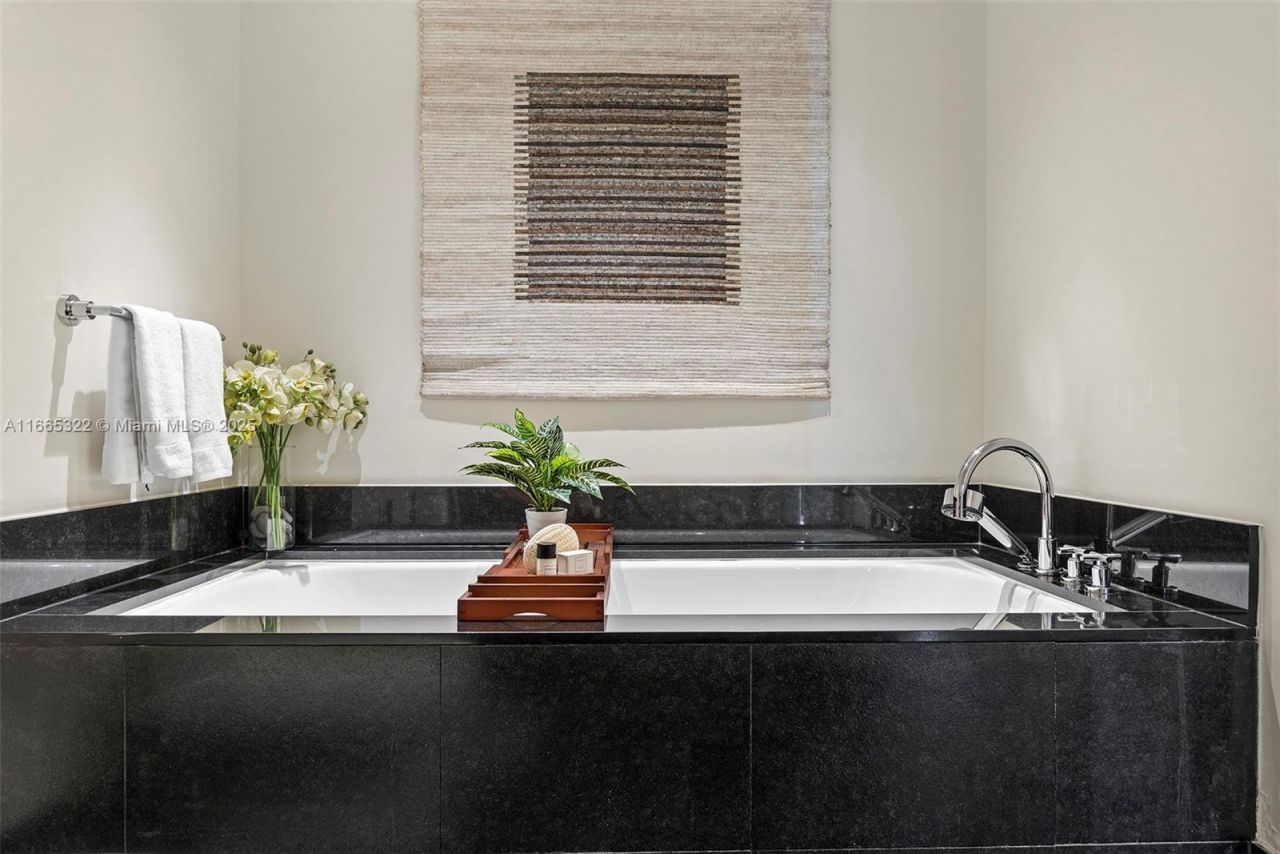 101 20th St, Unit 2604, Miami Beach, FL 33139 Photo