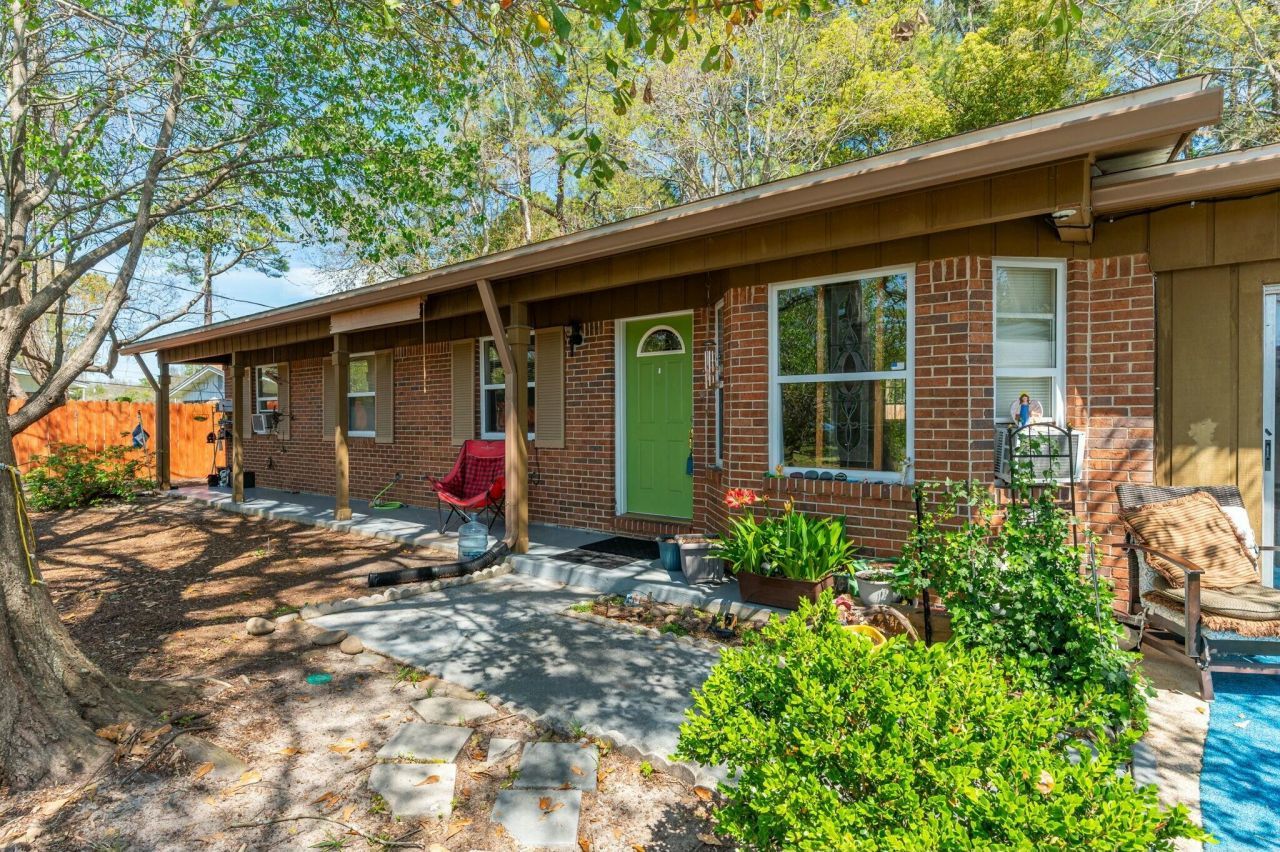 4 7th Street, Shalimar, FL 32579 Main Photo