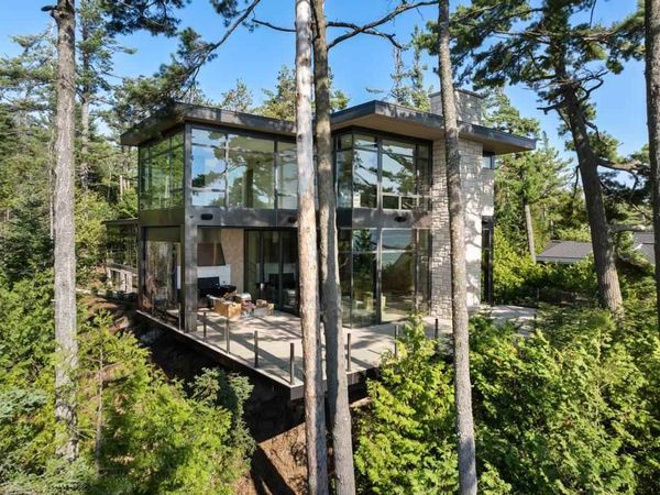 3087 Forrest Avenue, Harbor Springs, MI 49740