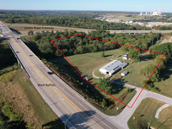 3350 S Kauffman Road, Springfield, MO 65807