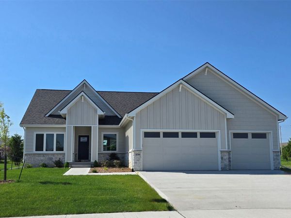 16304 Goodman Drive, Urbandale, IA 50323