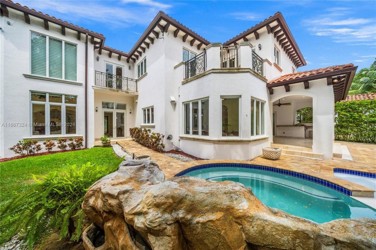 5770 La Luneta Ave, Miami, FL 33155 Photo