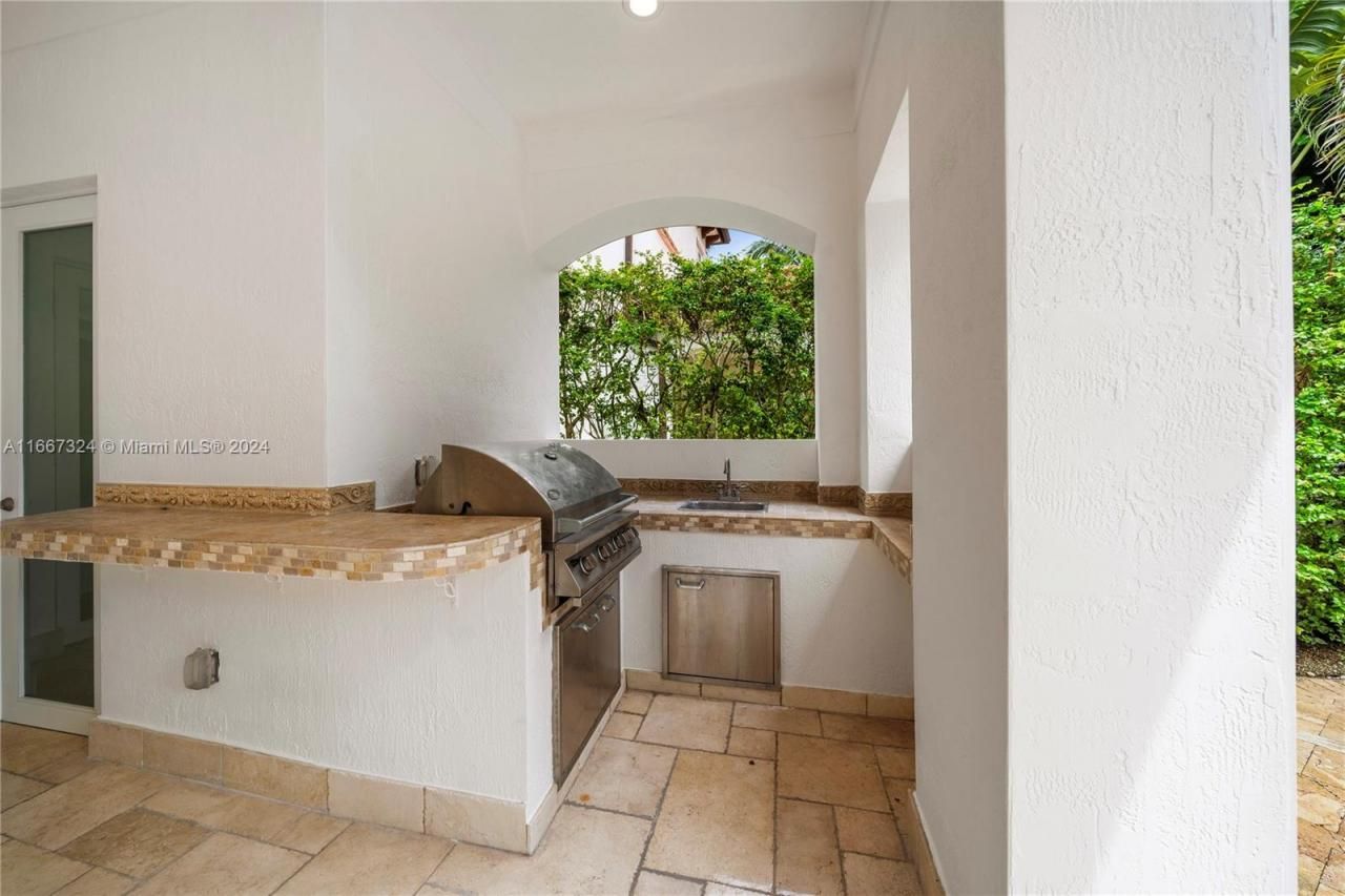 5770 La Luneta Ave, Miami, FL 33155 Photo