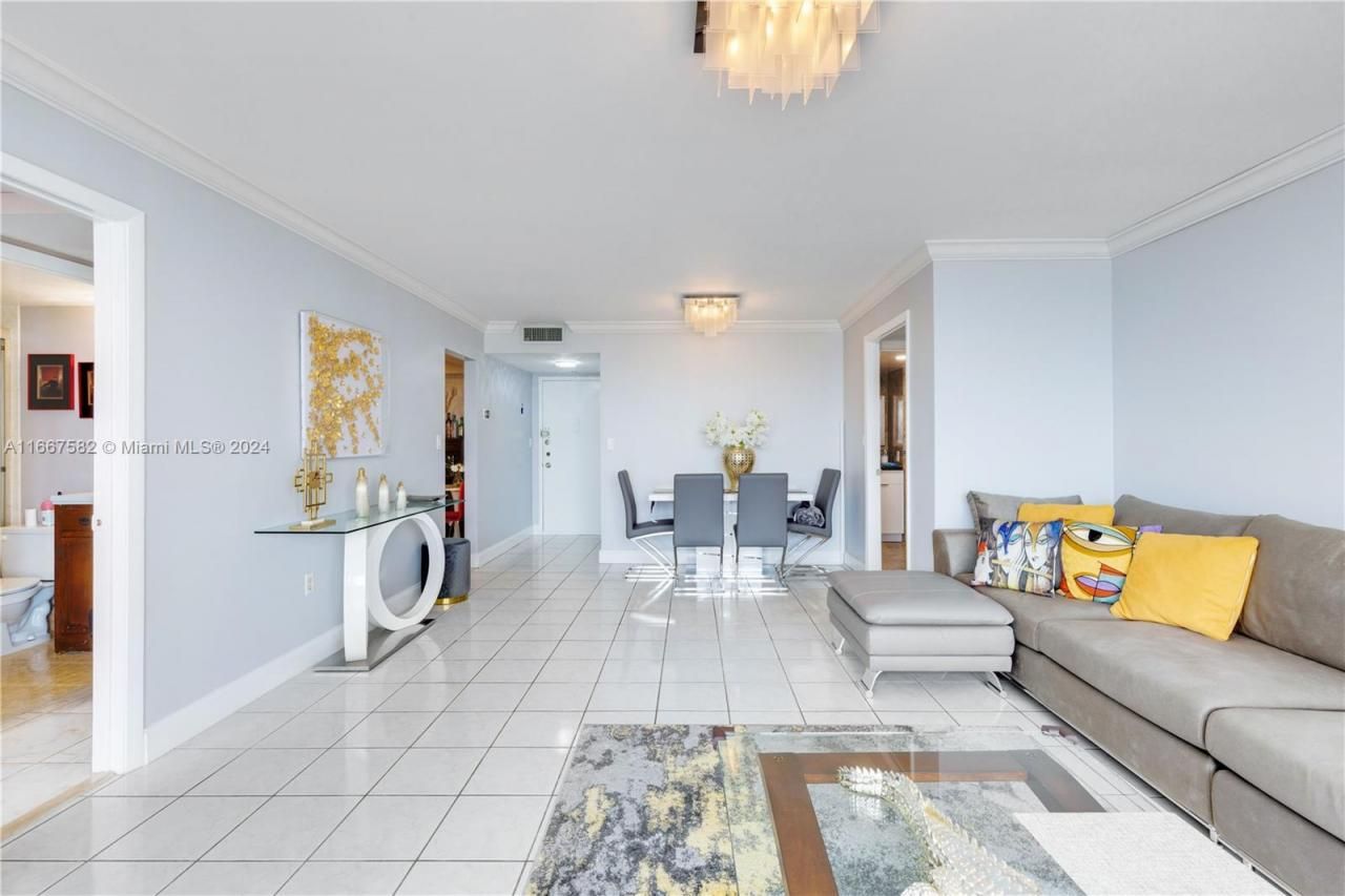 2750 NE 183rd St, Unit 1910, Aventura, FL 33160 Photo