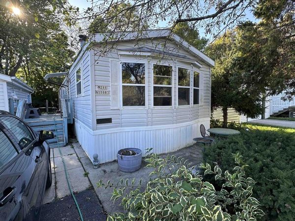 W211N11683 Hilltop Circle, Germantown, WI 53022