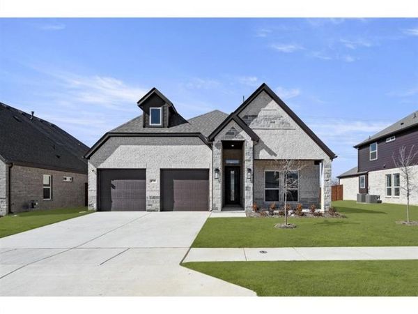 8716 Heartland Drive, Fort Worth, TX 76123