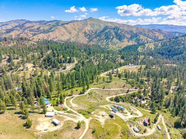 38 Deadmans Gulch Rd, Boise, ID 83716