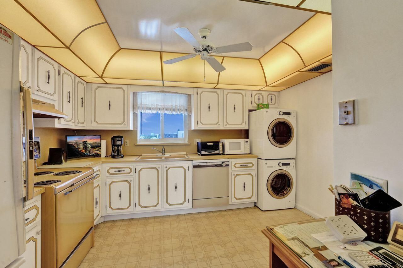 301 Lake Shore Drive, Unit 809, Lake Park, FL 33403 Photo